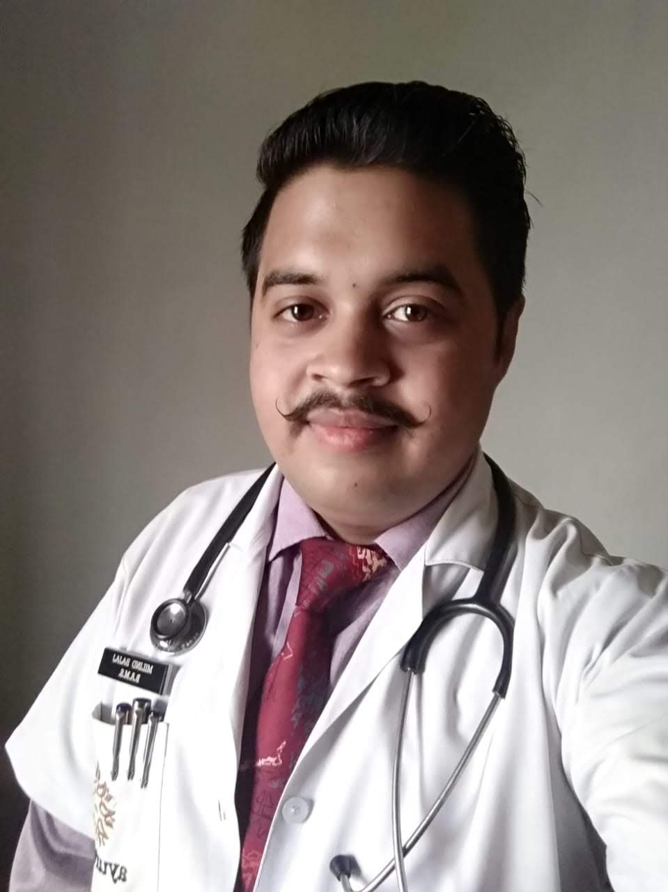 डॉ मिलिंद बजाज